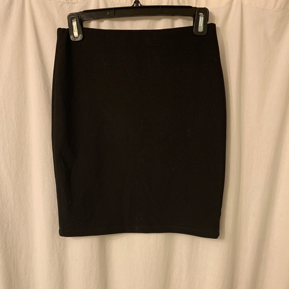Black straight skirt (flexible)